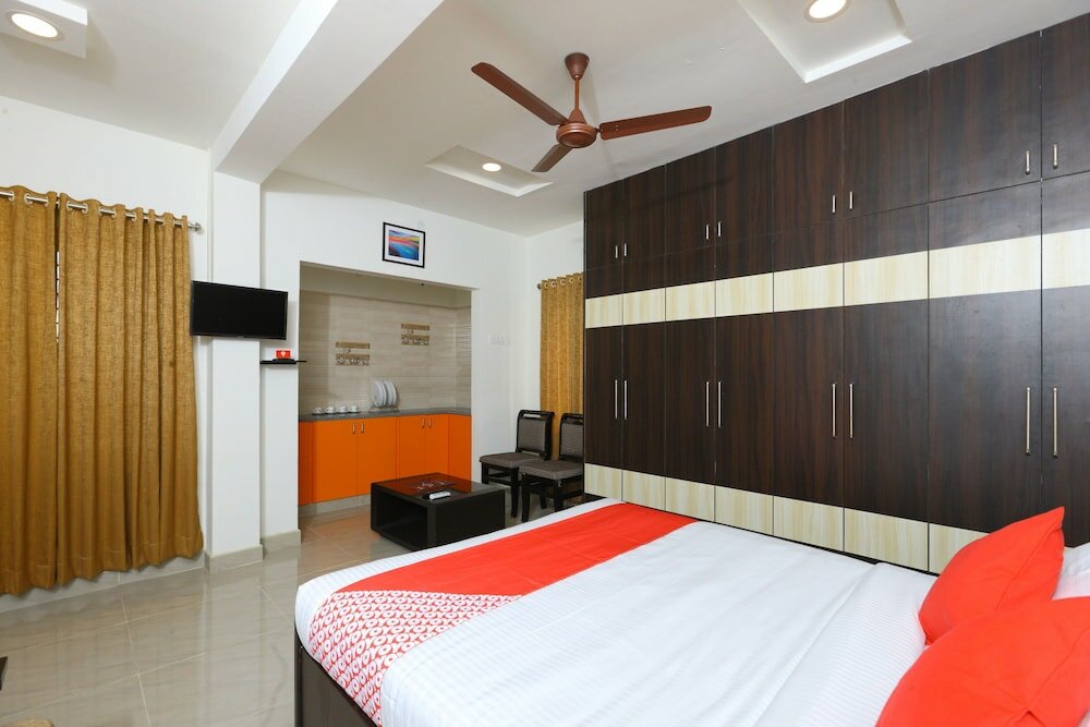 Фото Oyo 10701 Moukthi Apartment