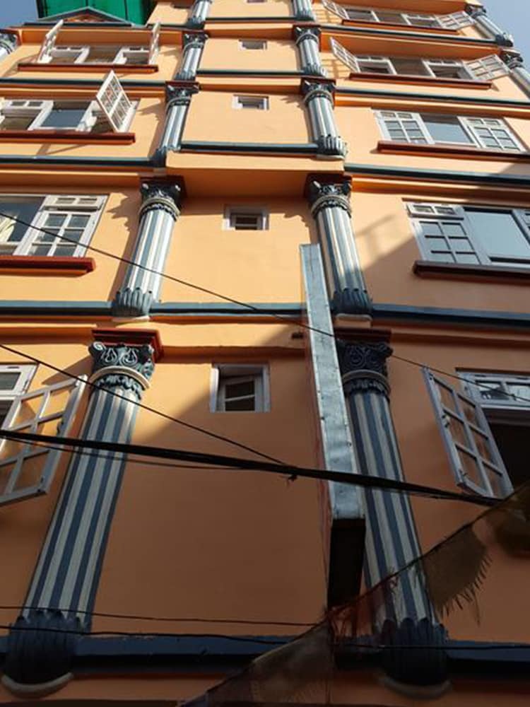 Фото отеля 2