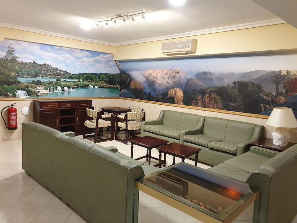 Фото Hostal Los Gavilanes 2