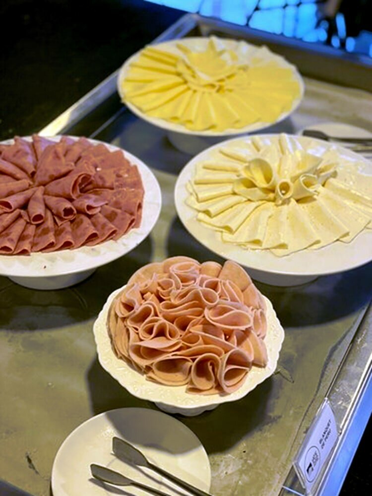 Фото Iate Plaza Hotel