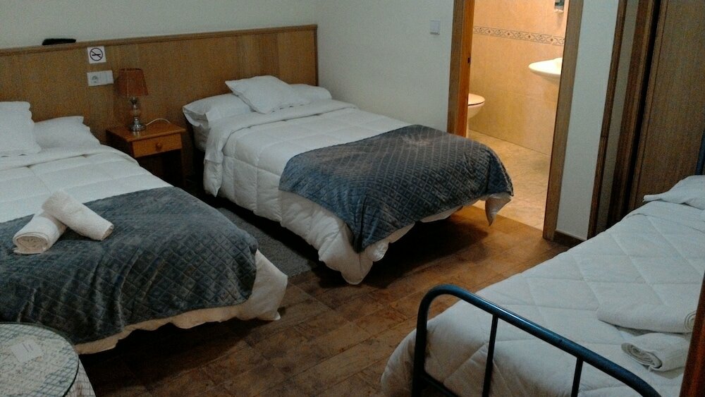 Фото Hostal Ponte Dos Santos