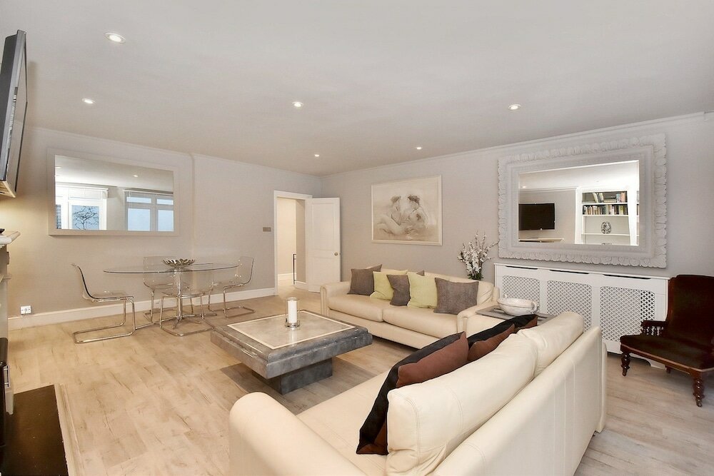 Фото Stunning house in Chelsea