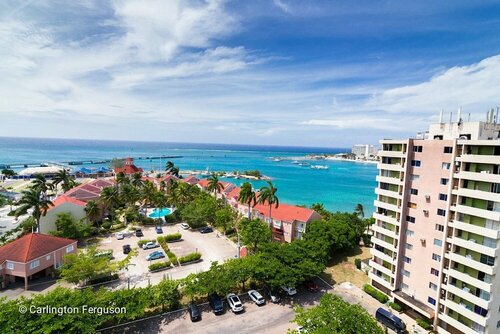 Гостиница Sky Blue Beach Studio at Turtle Tower в Очо-Риос