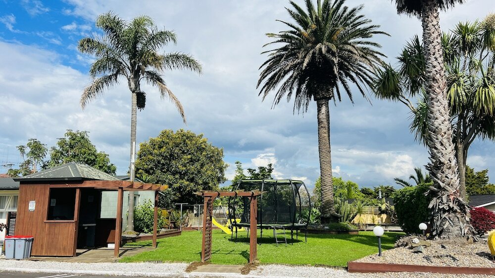 Фото 18th Avenue Thermal Motel