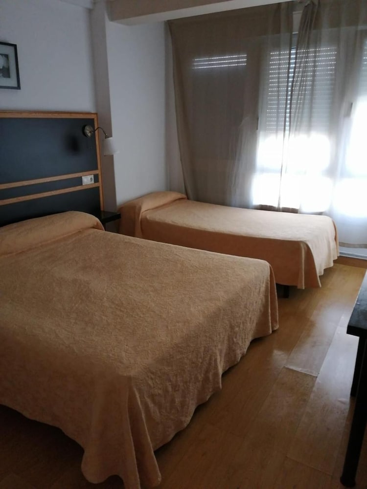 Фото Hostal Mara