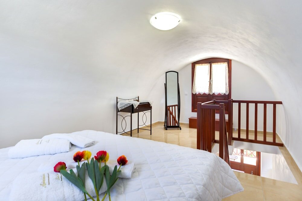 Фото Aspalathos Suites