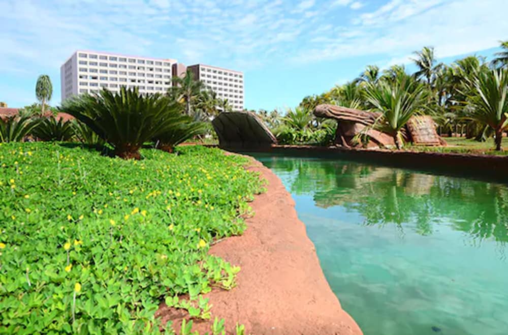 Фото Hot Beach Resort