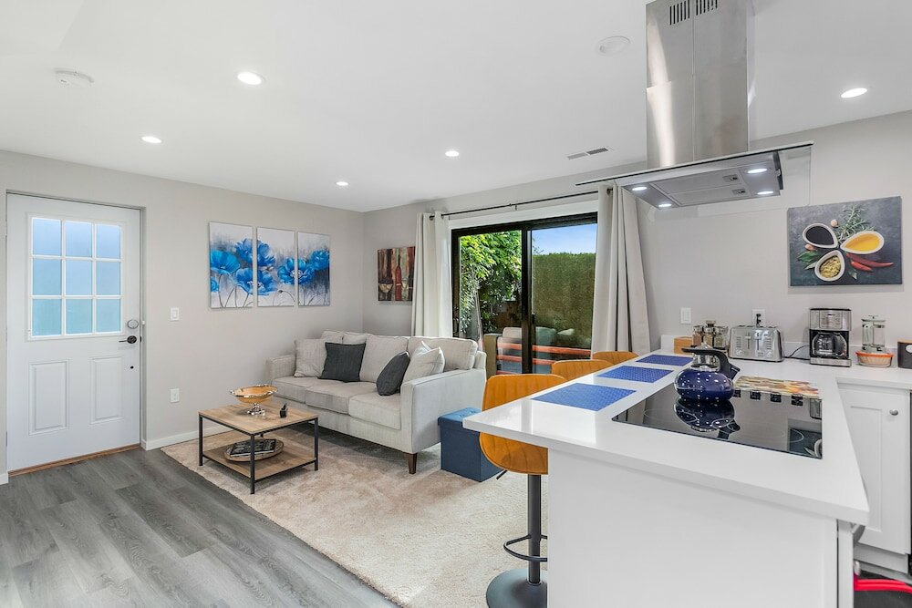 Фото Seaside Nest Perched on the Hills