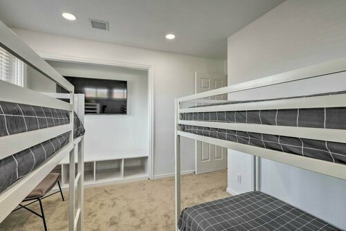 Гостиница Sunny St George Condo w Mtn-view Balcony! в Сент-Джордже