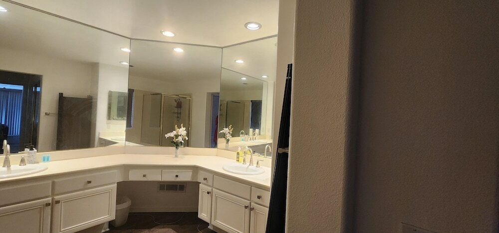 Фото Revelation Family