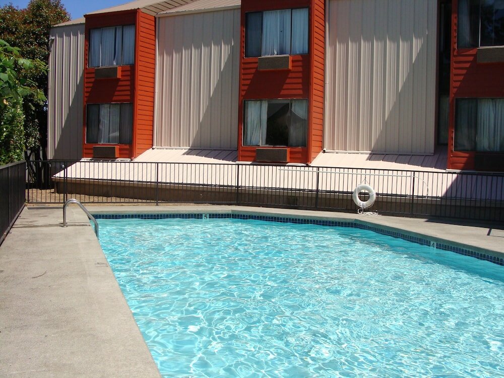 Фото Studio 6 Portland, Or