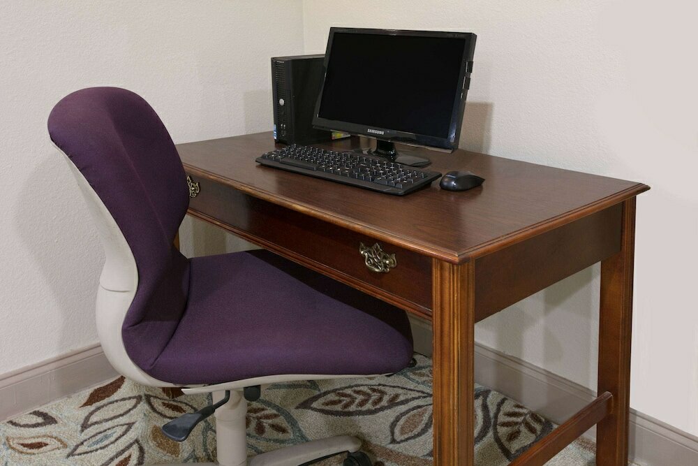 Фото Days Inn by Wyndham McKinney