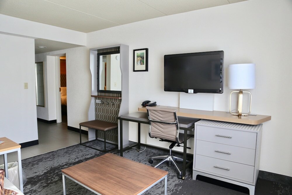 Фото Holiday Inn Salem - I-93 at Exit 2, an Ihg Hotel