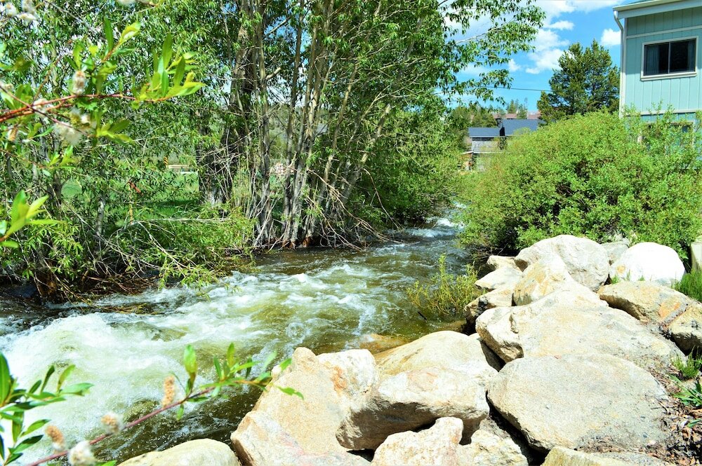 Фото Twin Rivers Condominiums by Alderwood Colorado Management