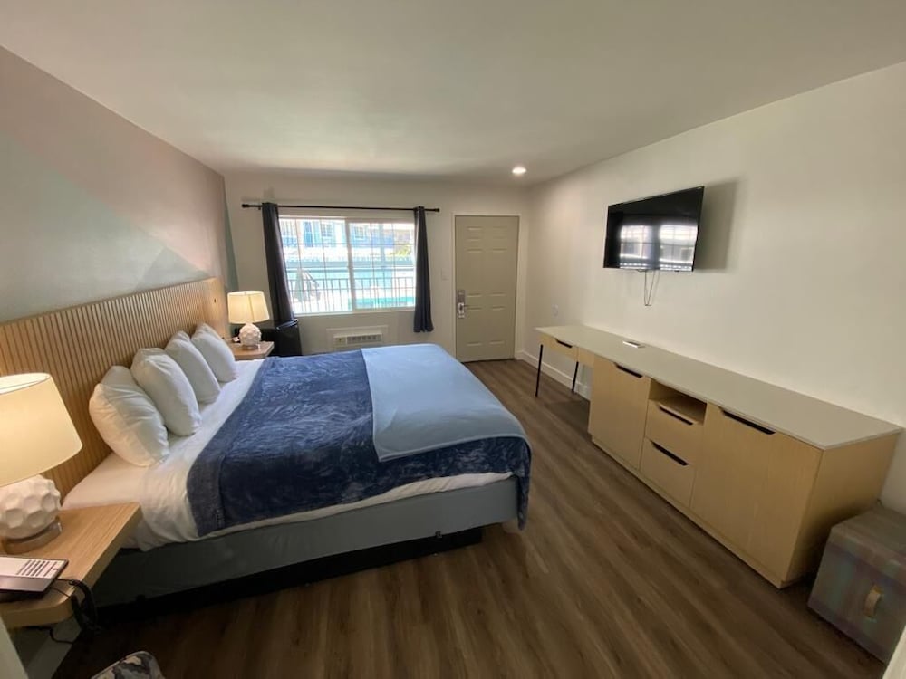 Фото Knights Inn Santa Cruz