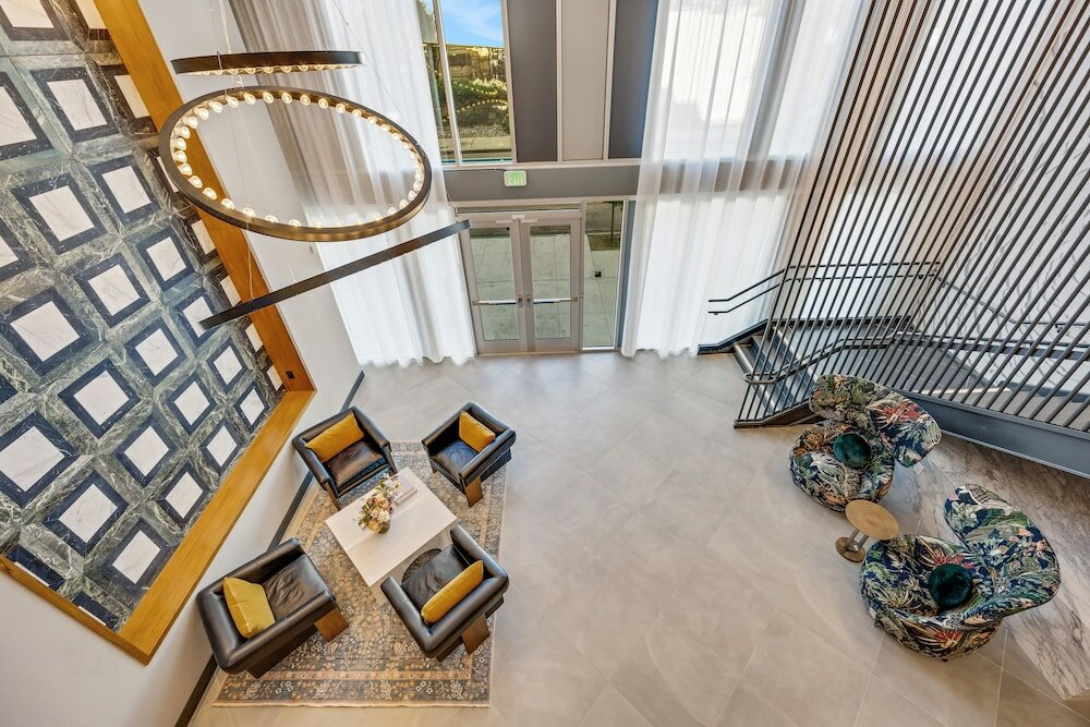 Фото Luxury Apartment in Hollywood