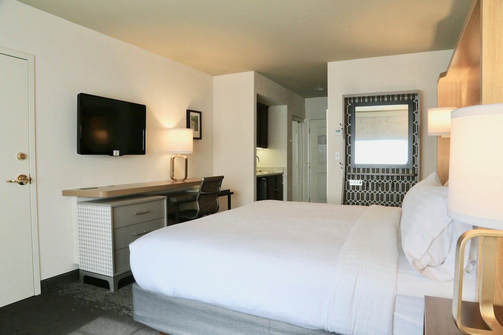 Фото Holiday Inn Salem - I-93 at Exit 2, an Ihg Hotel