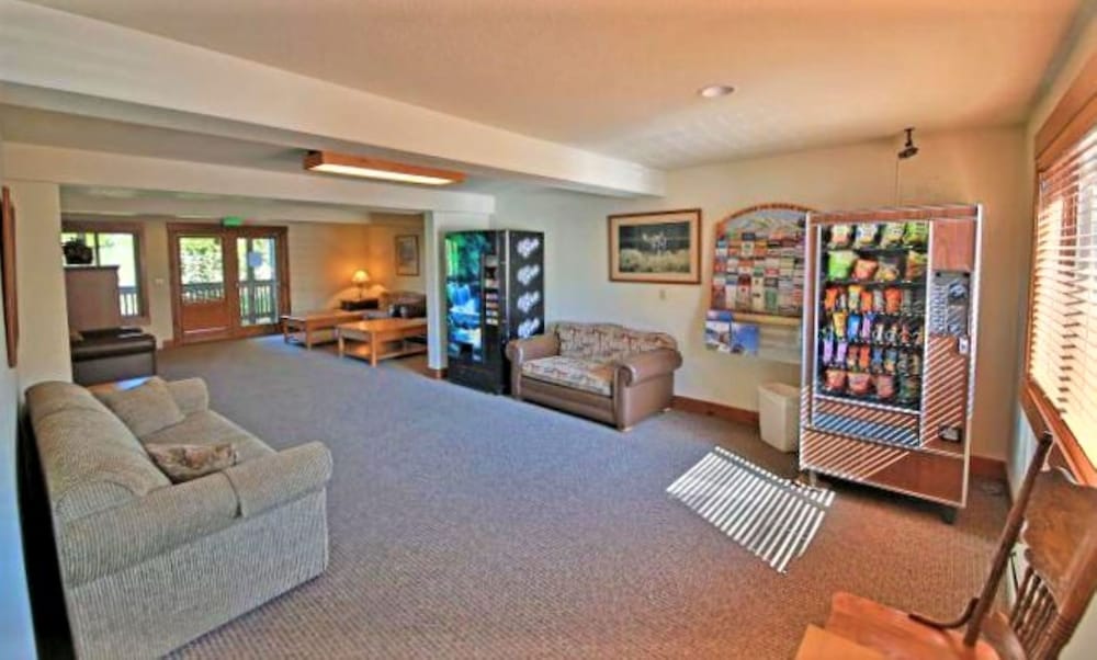 Фото Twin Rivers Condominiums by Alderwood Colorado Management