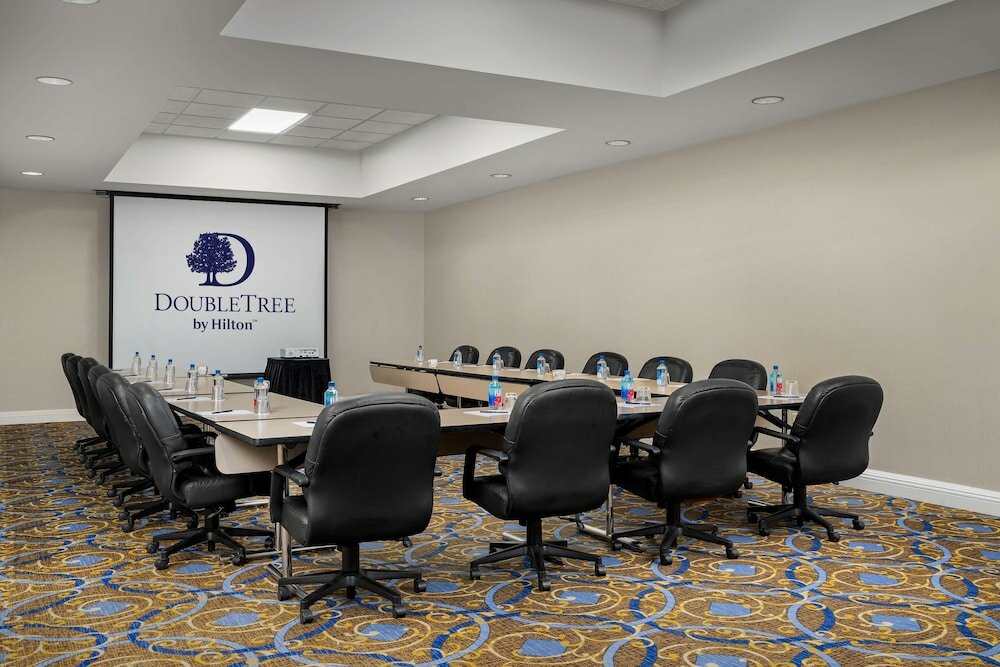 Фото DoubleTree by Hilton Chicago O'Hare Airport - Rosemont