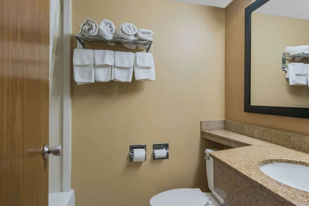 Фото Quality Inn Westfield - Springfield