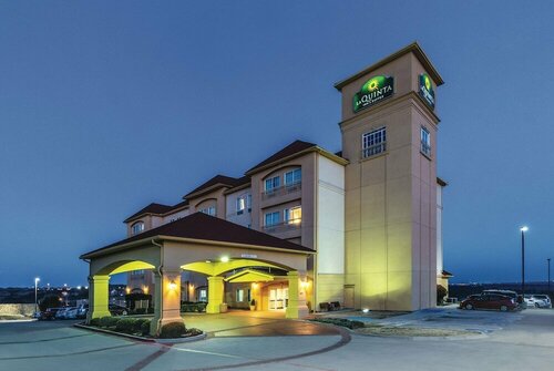 Гостиница La Quinta Inn & Suites by Wyndham Fort Worth - Lake Worth в Форт-Уэрт