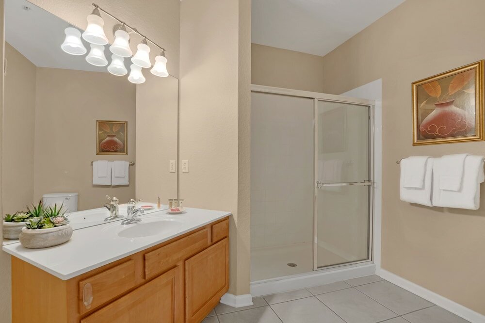 Фото Renovated Condo by Convention Center & I-drive