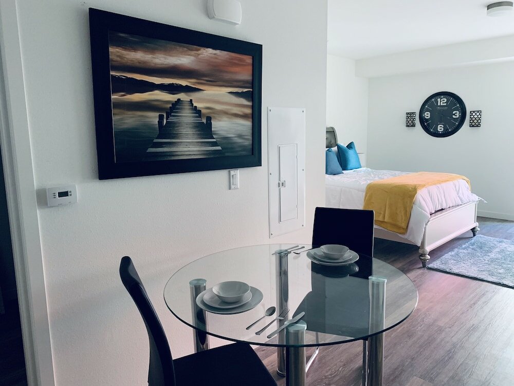 Фото New Lyfe Finest Luxury Apartment