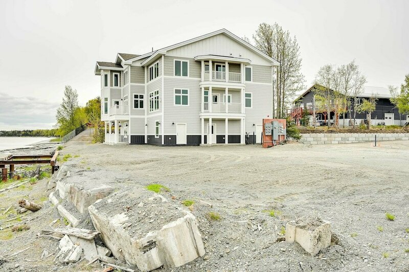 Гостиница Waterfront Kenai Townhome 1 Mi to Beach!