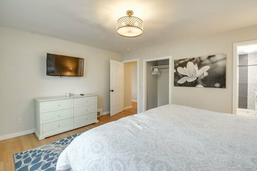 Гостиница Tacoma Vacation Rental w Outdoor Fireplace в Такоме