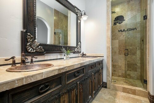 Гостиница Sky Lantern by Avantstay Stunning Oasis w Pool, Hot Tubs, Volley Ball Court & Home Office! в Темекуле