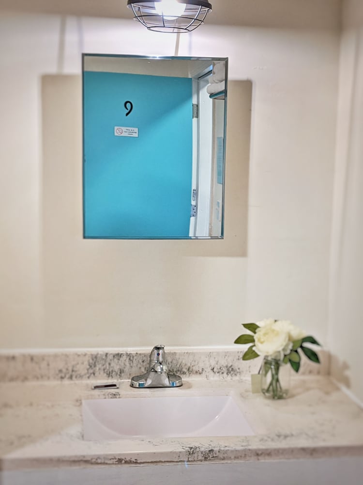 Фото Anchor Pointe Inn