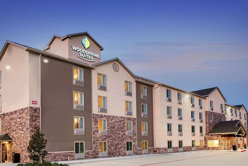 Гостиница WoodSpring Suites Houston Northwest