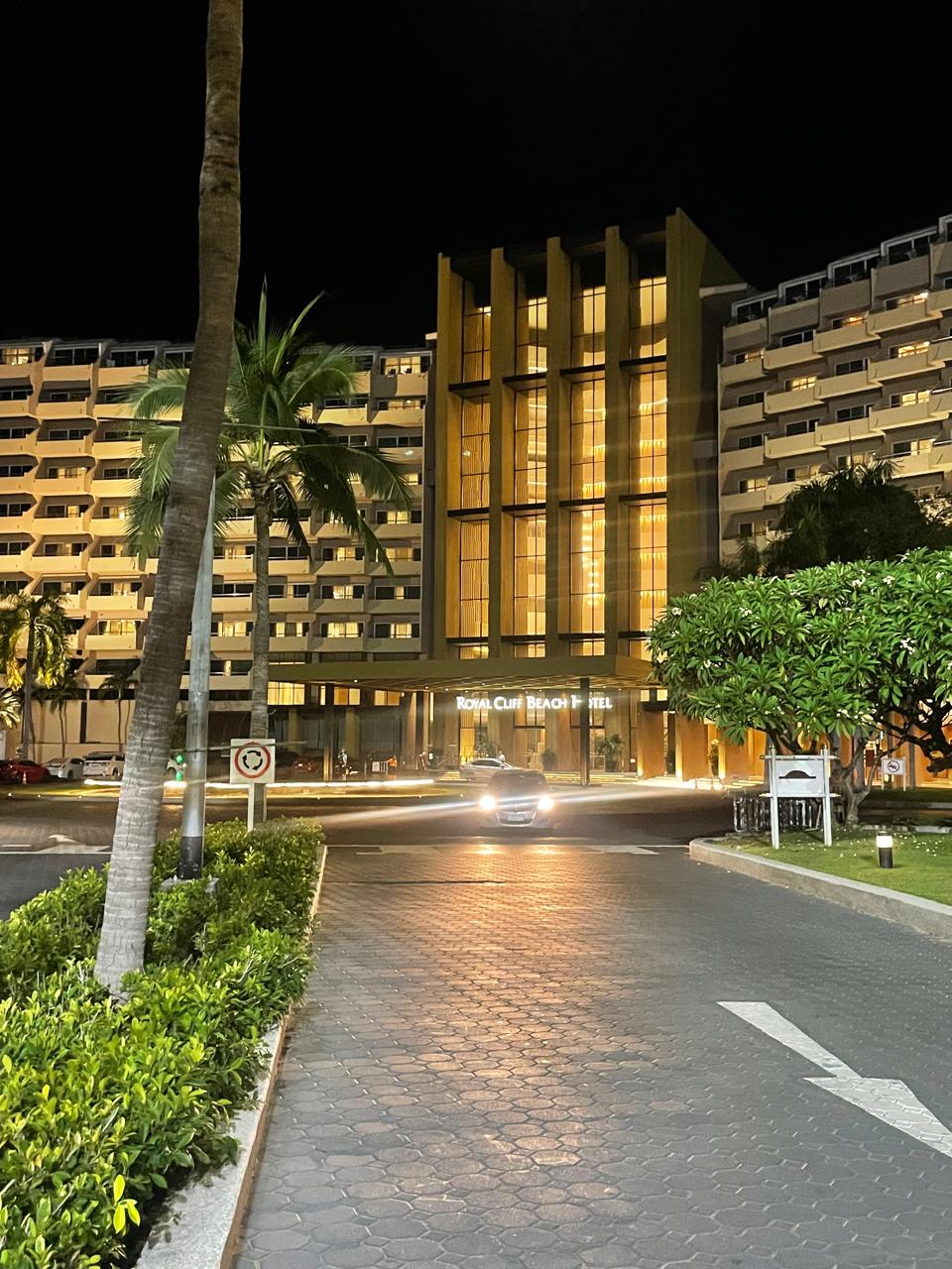 Фото Royal Cliff Beach Hotel