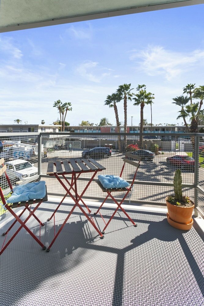 Фото Primo Old Town Location with Heated Pool