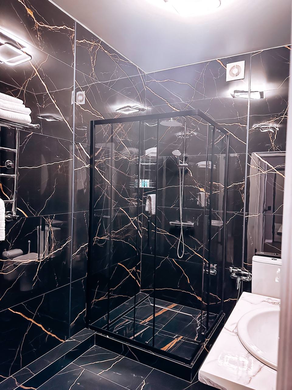 Фото Дариос