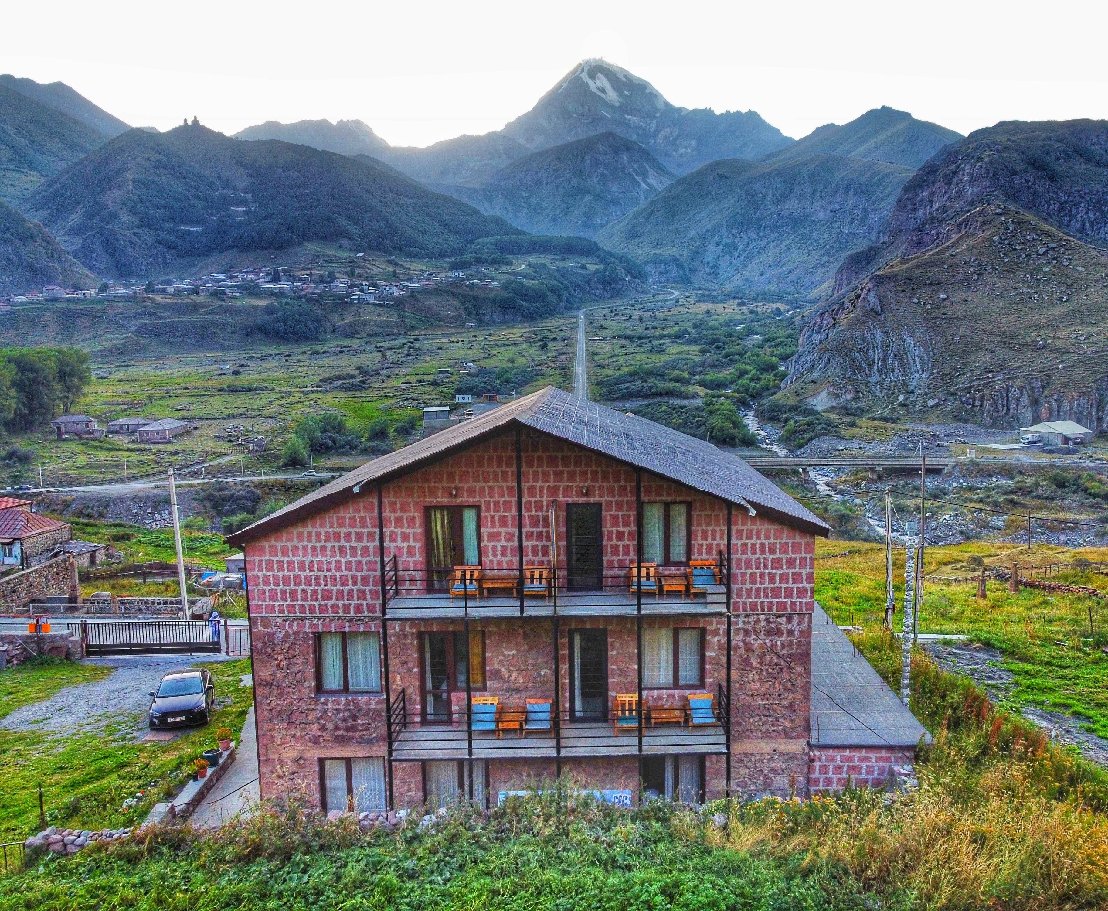 Фото Hotel Axien Kazbegi