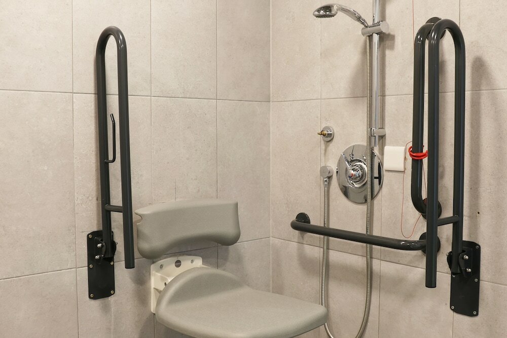 Фото Clink i Lár