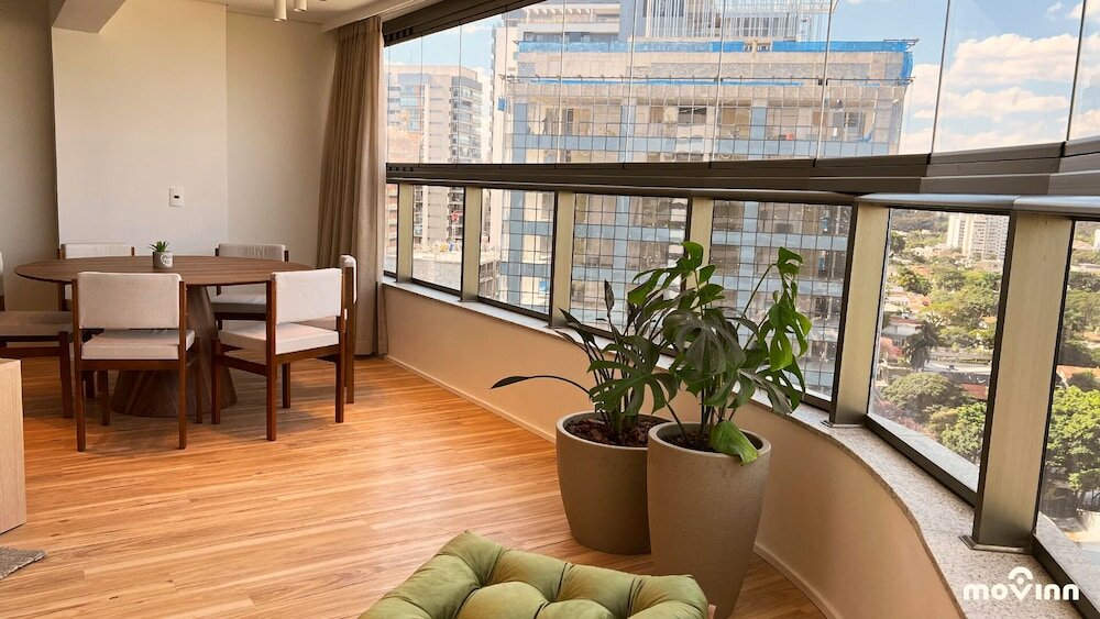 Фото White by Movinn