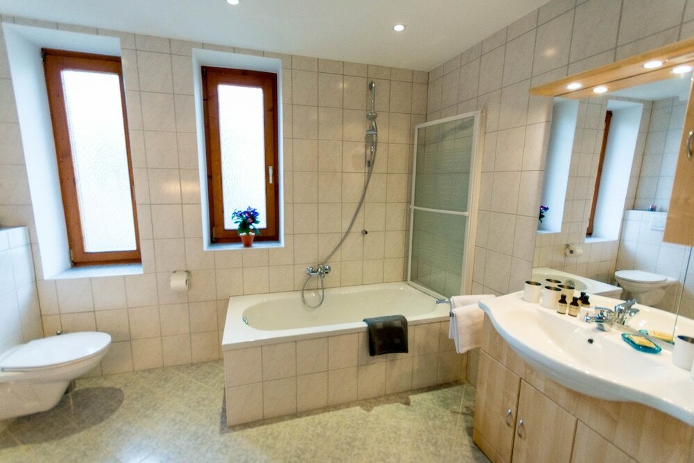 Фото Ski-n-lake City Apartments