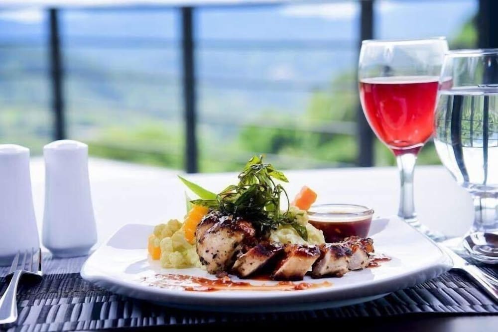 Фото Pine Hill Residence