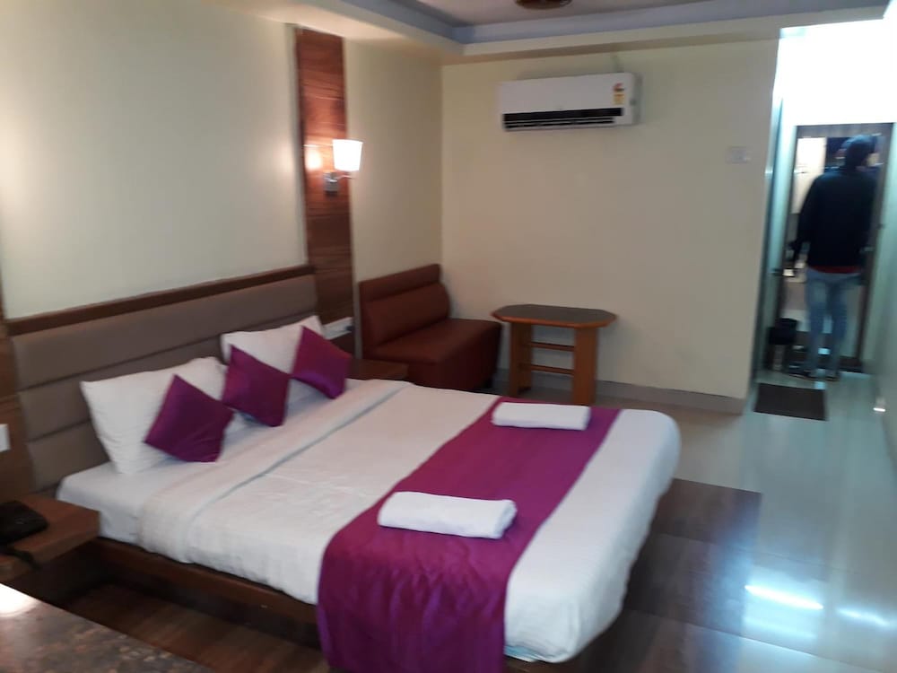 Фото Hotel Laxmi Inn Mahabaleshwar