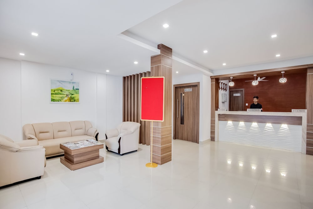 Фото Capital O 60558 Hotel Midhuna International