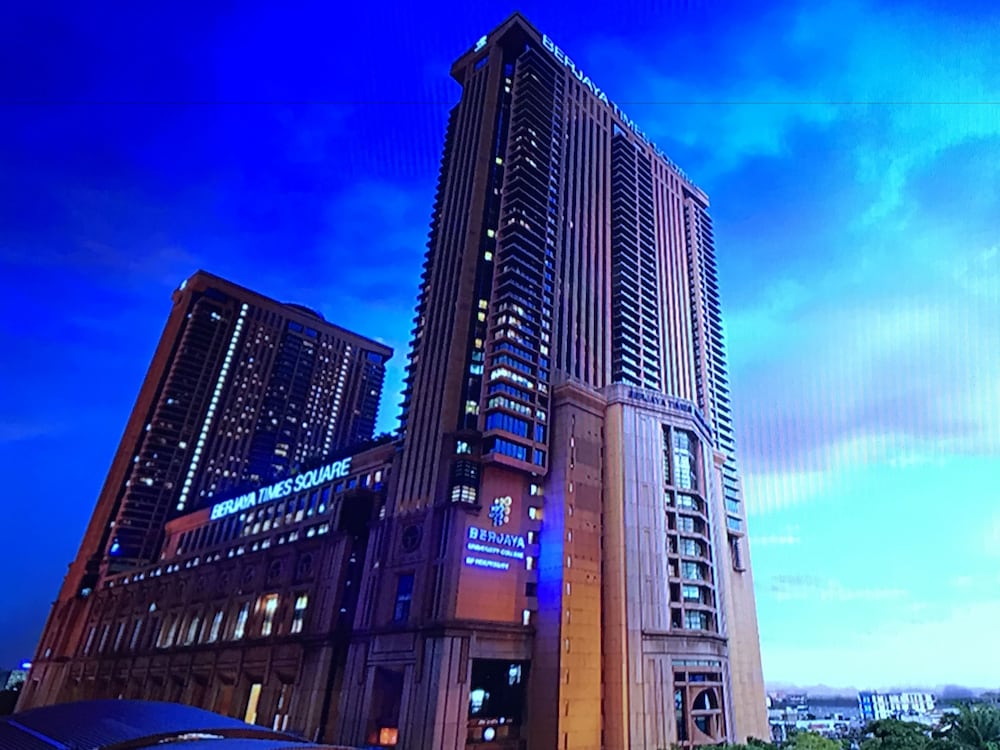 Фото отеля 1