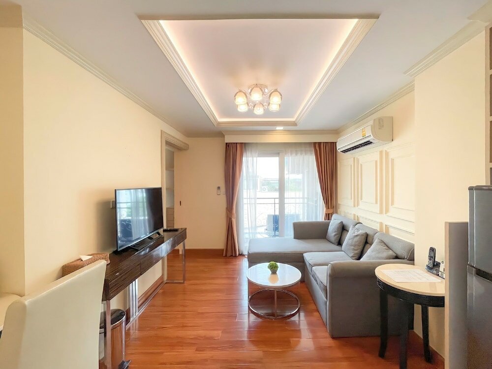 Фото Aspira Hana Executive Apartment Thonglor