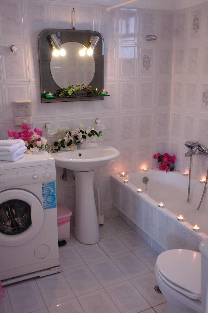 Фото Karabo Hotel