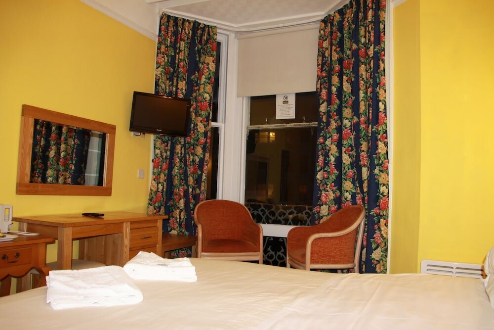 Фото Ambassador Hotel