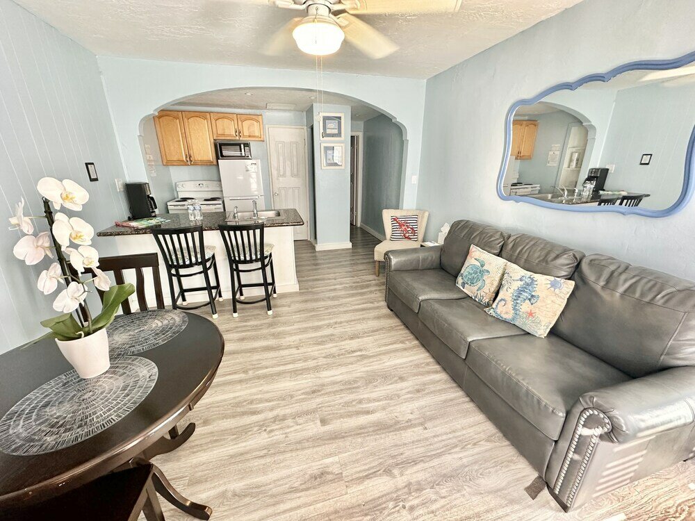 Фото The St Maurice Beach Inn