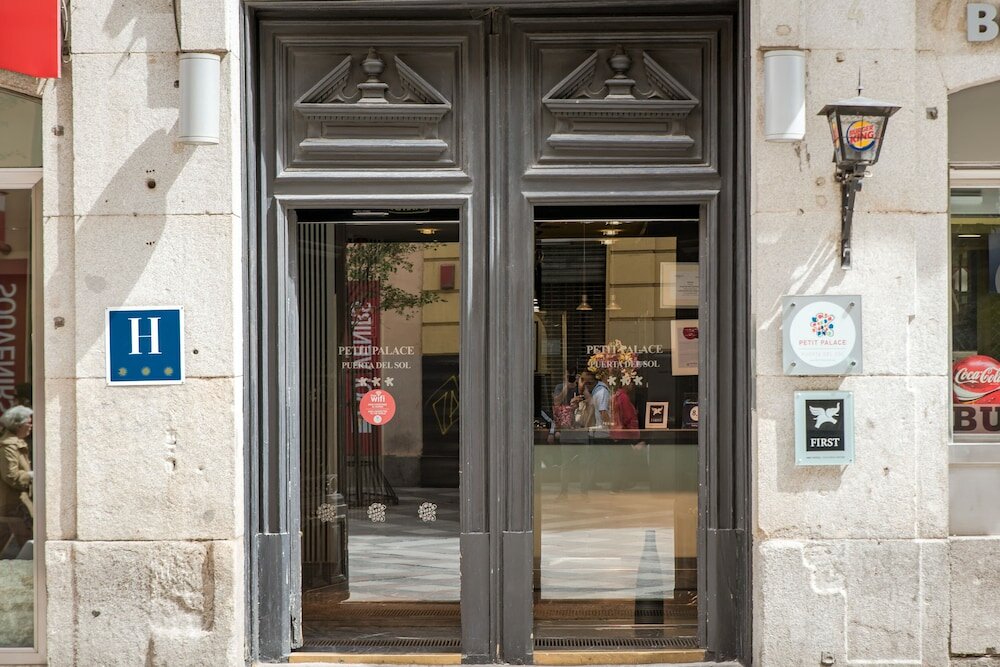 Фото Petit Palace Puerta del Sol