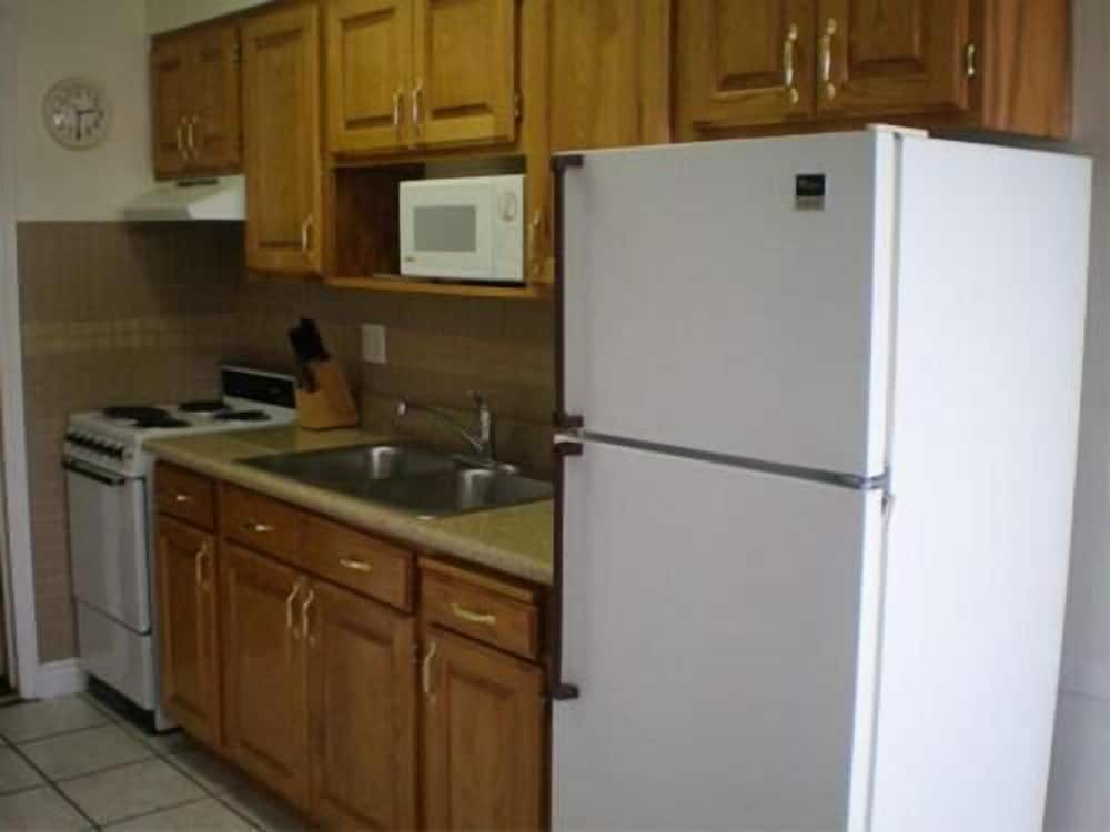 Фото Coronada Inn and Suites