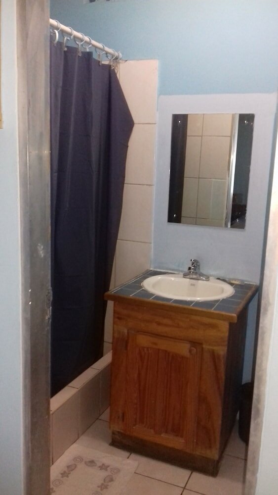 Фото Melbourne Inn Trinidad